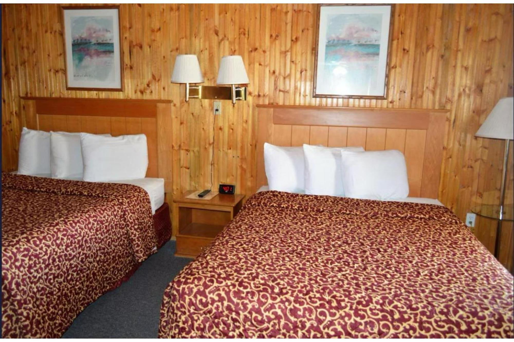Green Acre Motel By Oyo Near Rush County Airport La Crosse Exterior foto